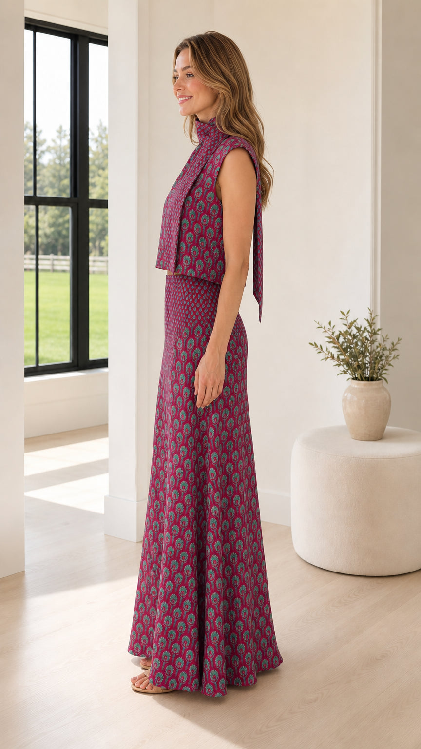 Side profile view of berry matching set
